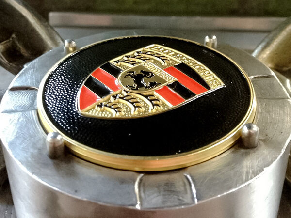 Produktion Porsche Wappen