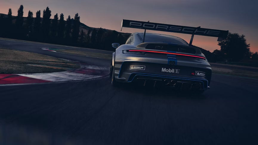 911 GT3 RS auf einer Rennstrecke