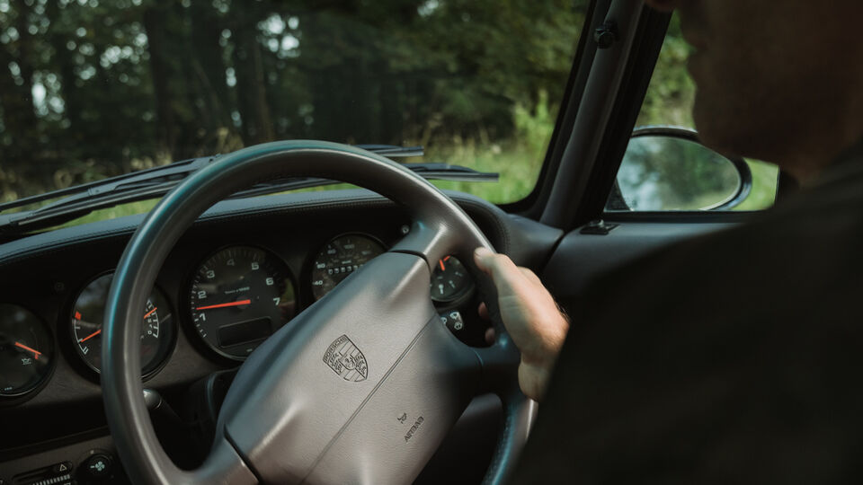 Cockpitansicht eines Porscheklassikers